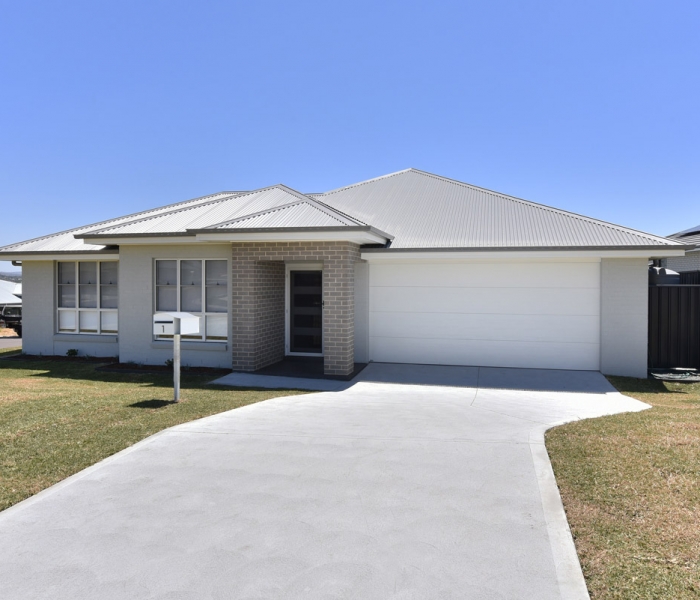 Laurie Drive, Raworth Macquarie Knight, Investment Property Specialists